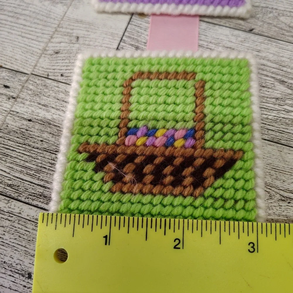 Handmade Easter Wall Hanging Spring Decor‎ Plastic Canvas Retro Cottagecore